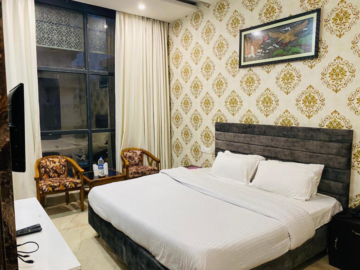 Hotel Hollywood - Family Hotel Zirakpur Buitenkant foto