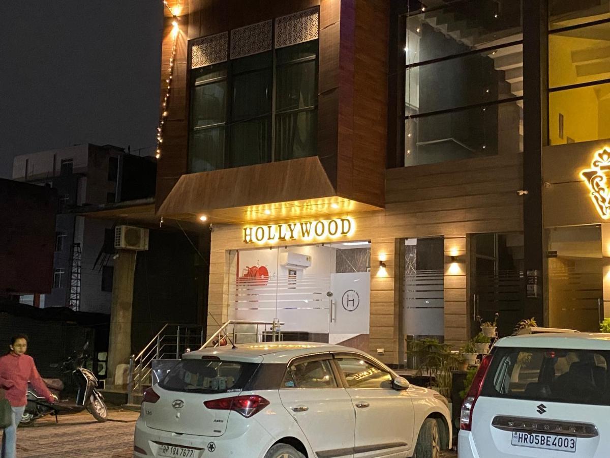 Hotel Hollywood - Family Hotel Zirakpur Buitenkant foto