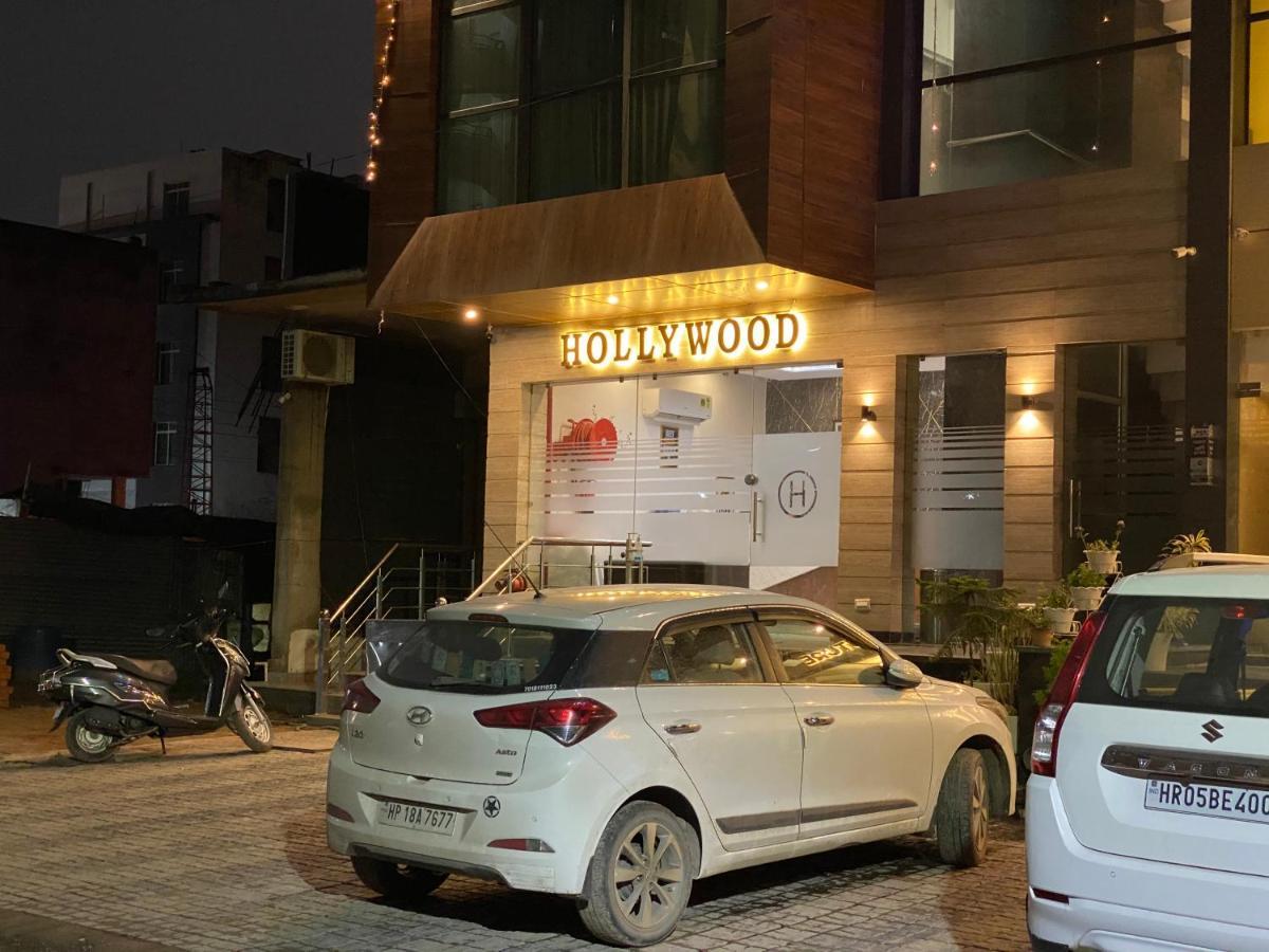 Hotel Hollywood - Family Hotel Zirakpur Buitenkant foto
